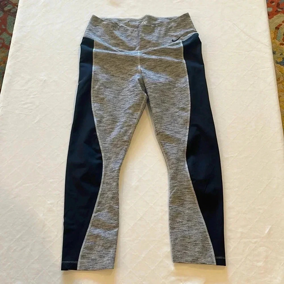Womens Nike Power Crop Leggings Grey Black Dri-FIT Training 892306-010 XL EUC‎ - Picture 1 of 5